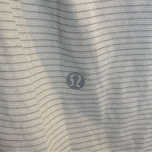 Lululemon Runamuck Long Sleeve Heathered Light Grey Heathered Size 12 - Picture 7 of 9